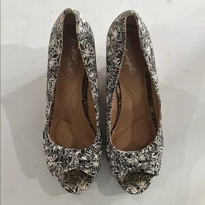 Chic Black and White Peep Toe Heels